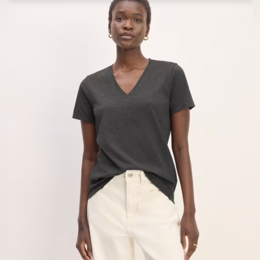 Everlane The Supima V  Neck Tee  Dark Grey Size XS